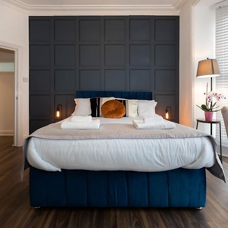 Spacious Apartment With Free Parking 韦茅斯 外观 照片